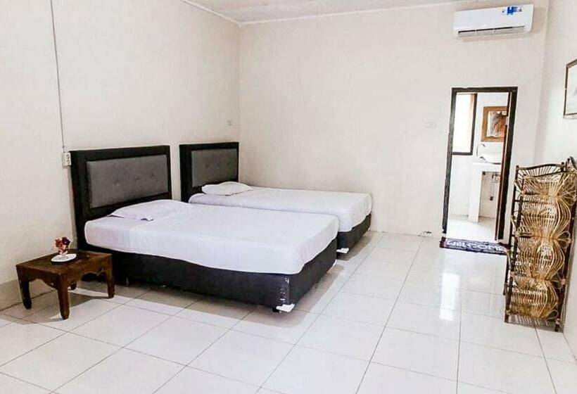 فندق Ombak Indah Resort Tanjung Setia