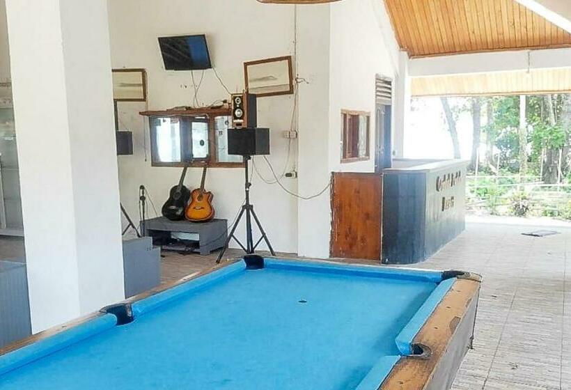 فندق Ombak Indah Resort Tanjung Setia
