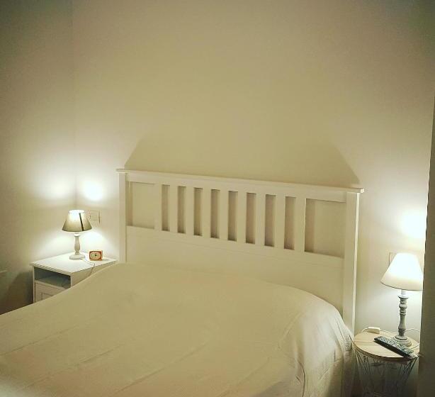 تختخواب و صبحانه Pie Castello