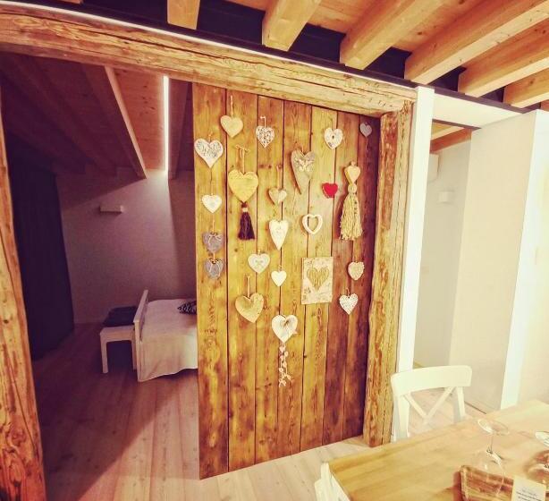 تختخواب و صبحانه Pie Castello