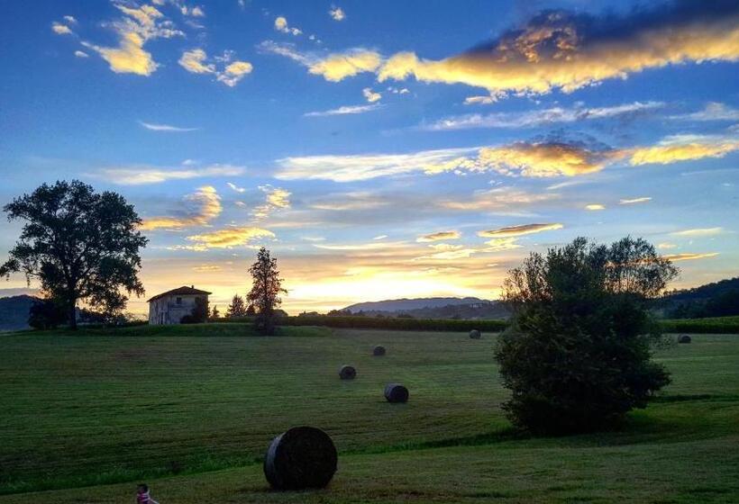 تختخواب و صبحانه Pie Castello