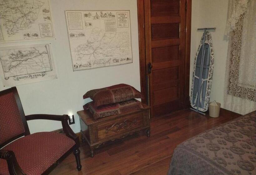 Bed and Breakfast Quiet Full Size Bed Close To Town 420 Friendly