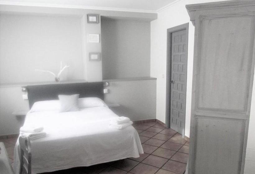 Hostal La Campana