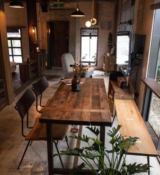 تختخواب و صبحانه Twilight Forest