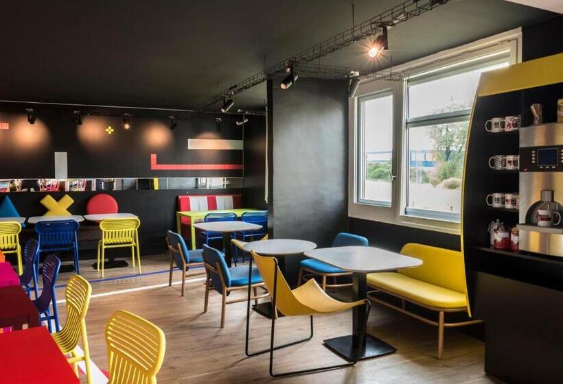 هتل Ibis Styles Lyon Bron Eurexpo