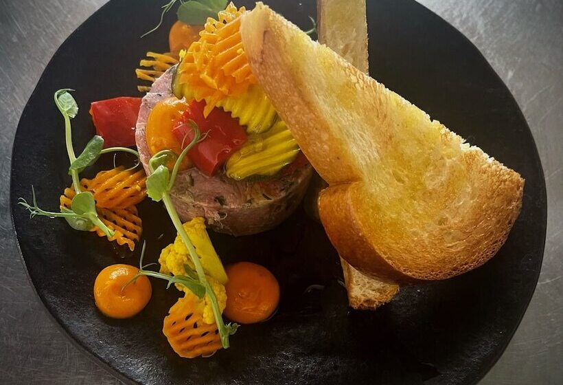 فندق The Boarding House