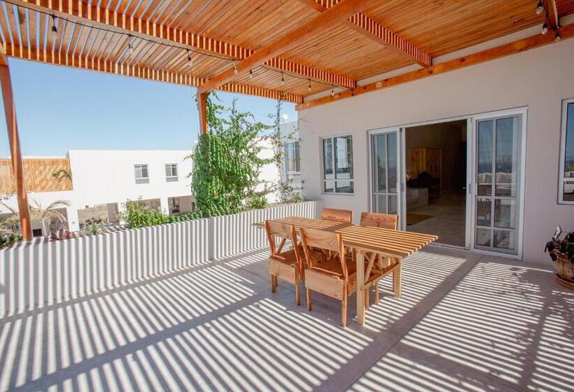 Topia Retreat  Sunset Suite