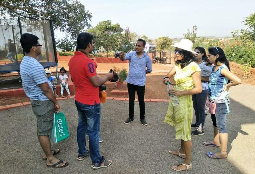 فندق صغير Pinacle Inn