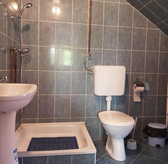 تختخواب و صبحانه Eszter Panzió