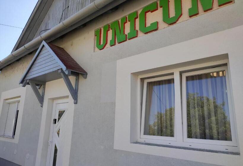 펜션 Unicum Vendégház