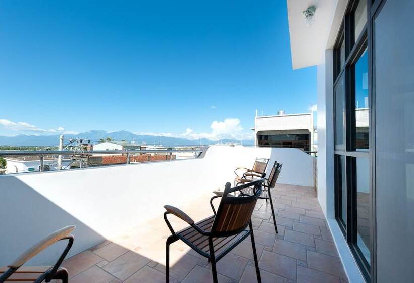 هتل Discovery B&b