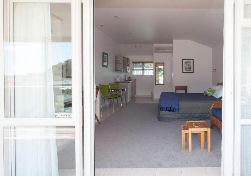 هتل Admirals View Lodge