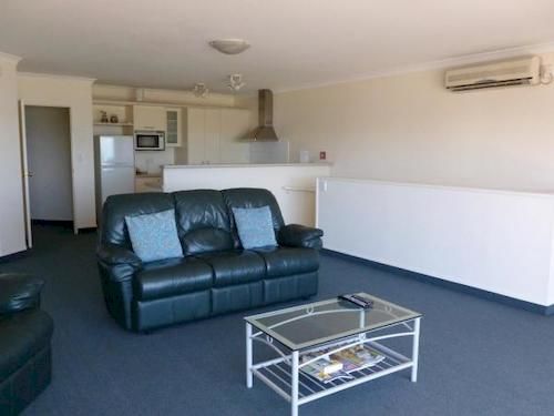 בית מלון כפרי Breakwater Apartments