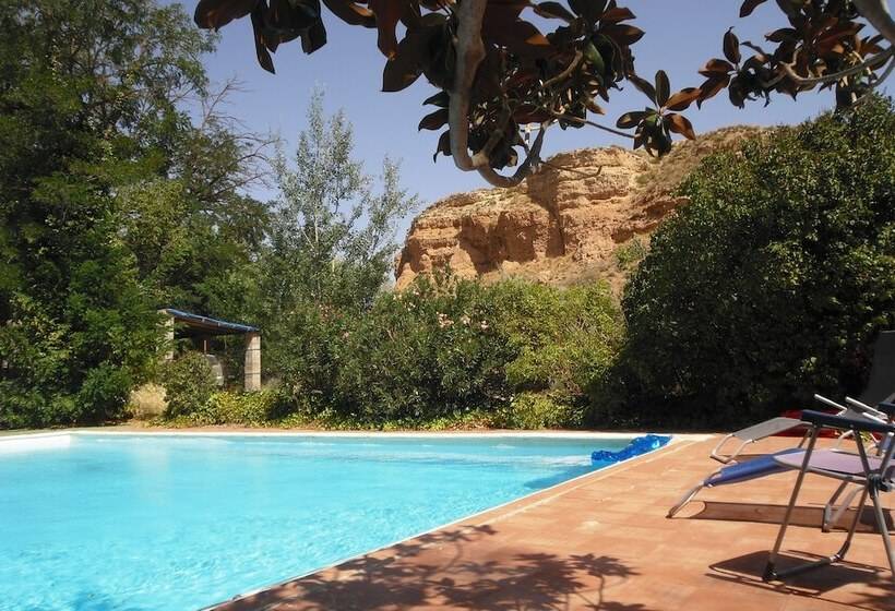 هتل Casas Cueva Y Cortijo La Tala En Guadix