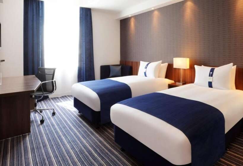 ホテル Holiday Inn Express Poole, An Ihg