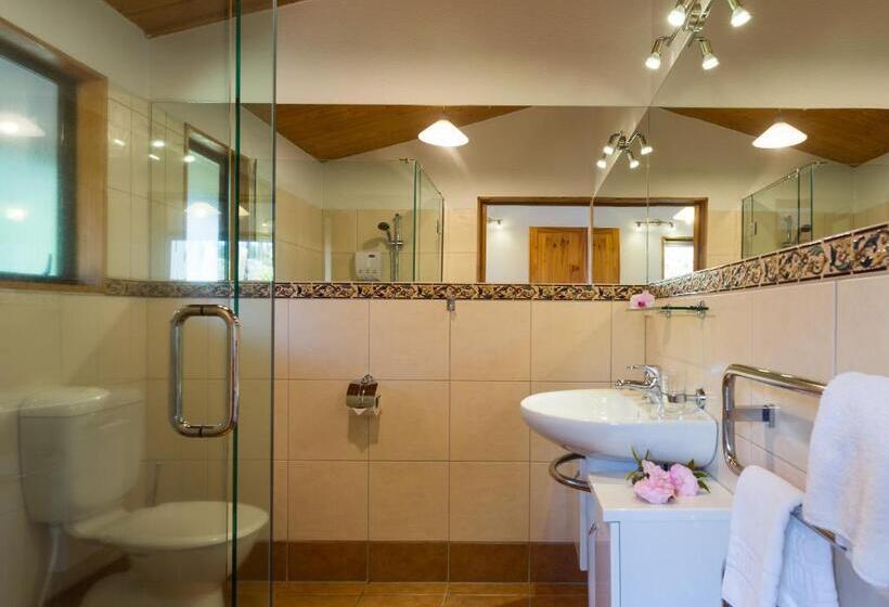 فندق Kimi Ora Eco Resort