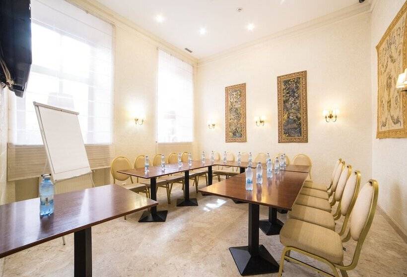 فندق Optima Collection Medievale Lviv