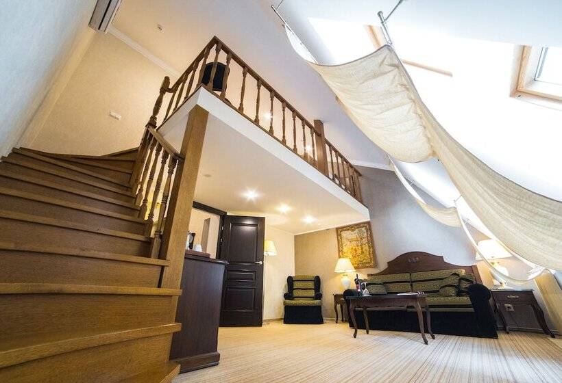 فندق Optima Collection Medievale Lviv