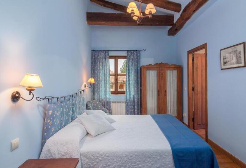 فندق ريفى Casona De La Salceda