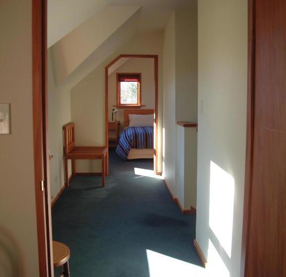 هتل Whitestone Cottages