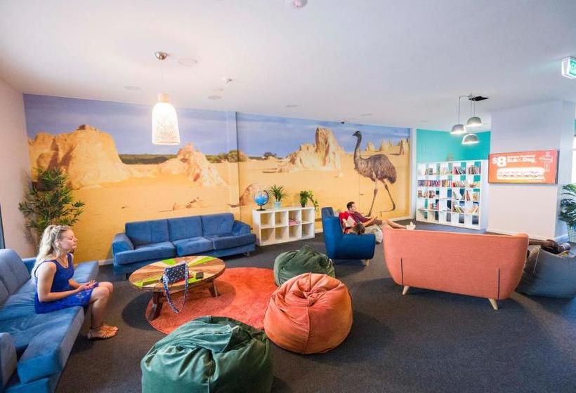 مسافرخانه Perth City Yha