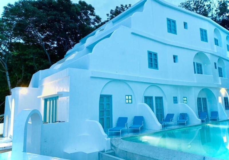 Loccal Collection Hotel Komodo