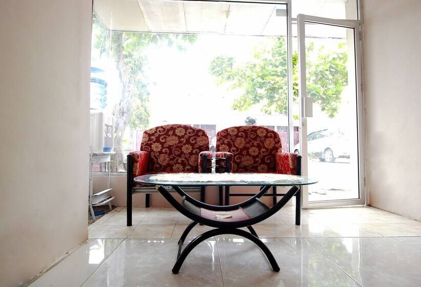 هاستل Spot On 2647 Anissa Guest House