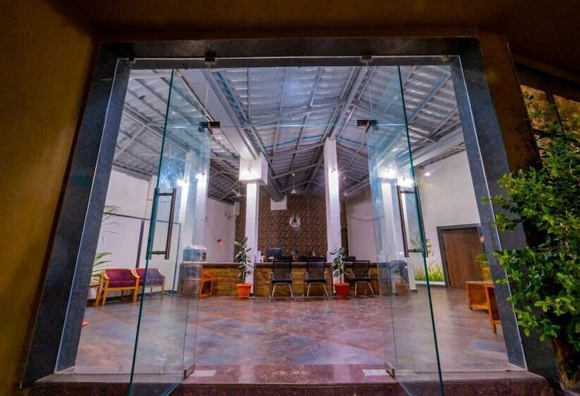 ホテル Chimur Tiger Resort At Tadoba