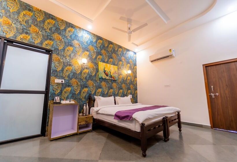 ホテル Chimur Tiger Resort At Tadoba