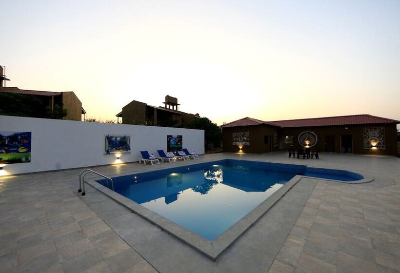 ホテル Chimur Tiger Resort At Tadoba