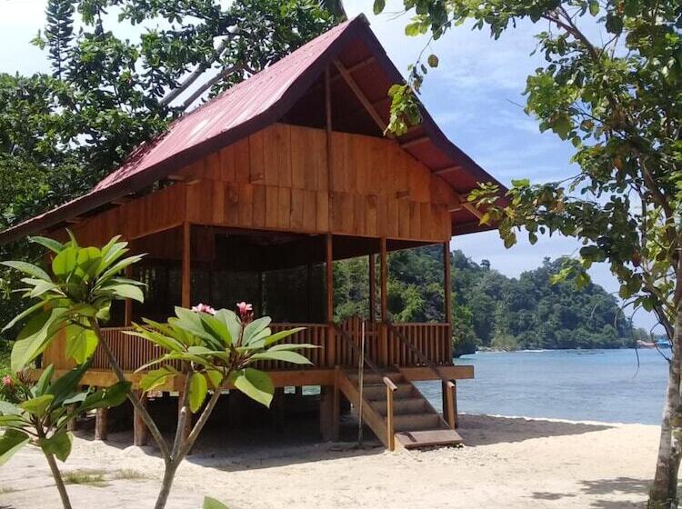 پانسیون Nusa Nalan Beach Resort