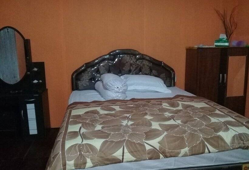 پانسیون Nusa Nalan Beach Resort