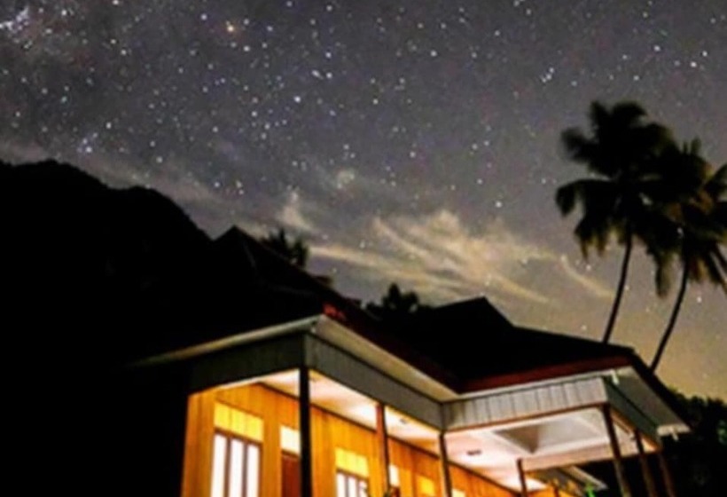 پانسیون Nusa Nalan Beach Resort