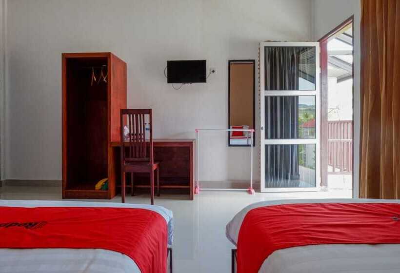 پانسیون Reddoorz @ Tomia Island Wakatobi