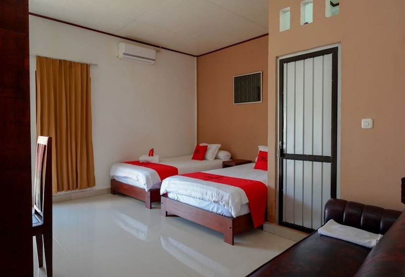 پانسیون Reddoorz @ Tomia Island Wakatobi