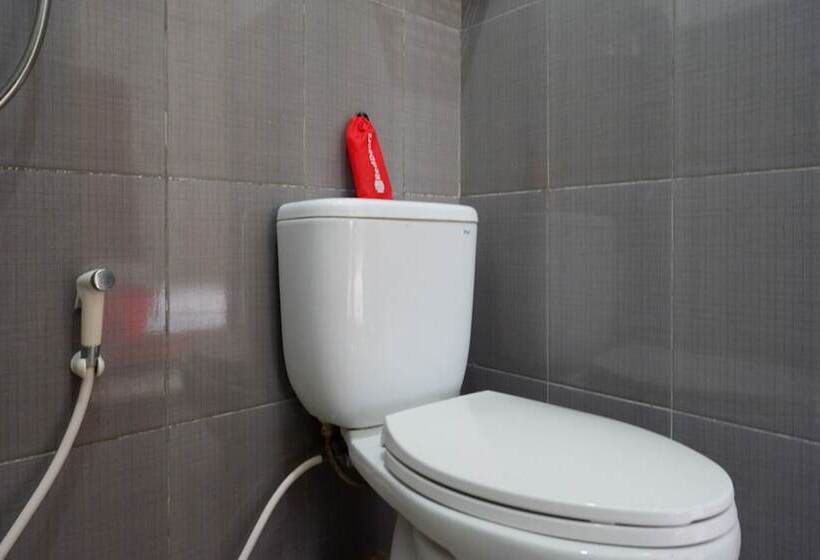 پانسیون Reddoorz @ Tomia Island Wakatobi