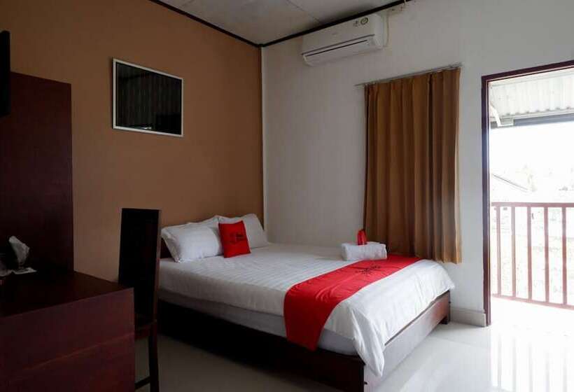 پانسیون Reddoorz @ Tomia Island Wakatobi