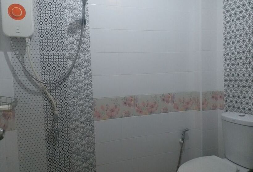هتل Chawalee Place
