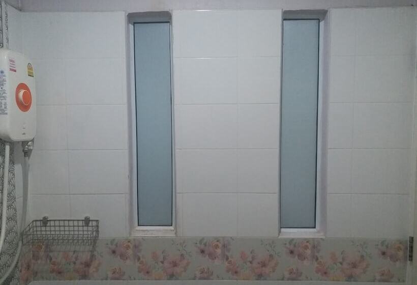 هتل Chawalee Place