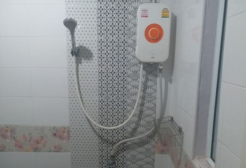 هتل Chawalee Place