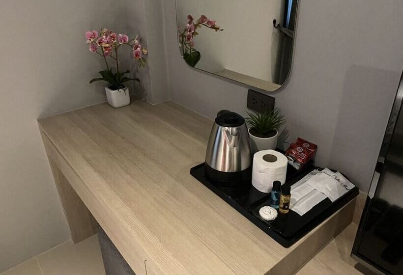 호텔 Dhanakarn5