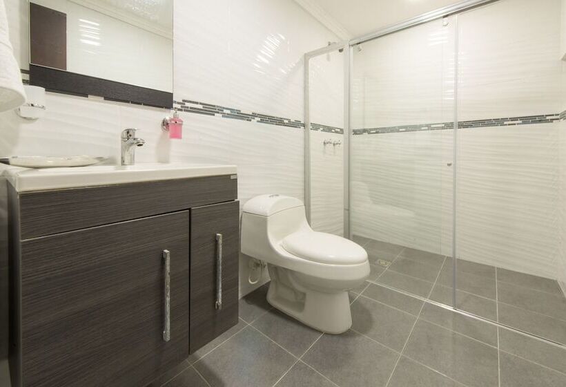 هتل Providence Breeze