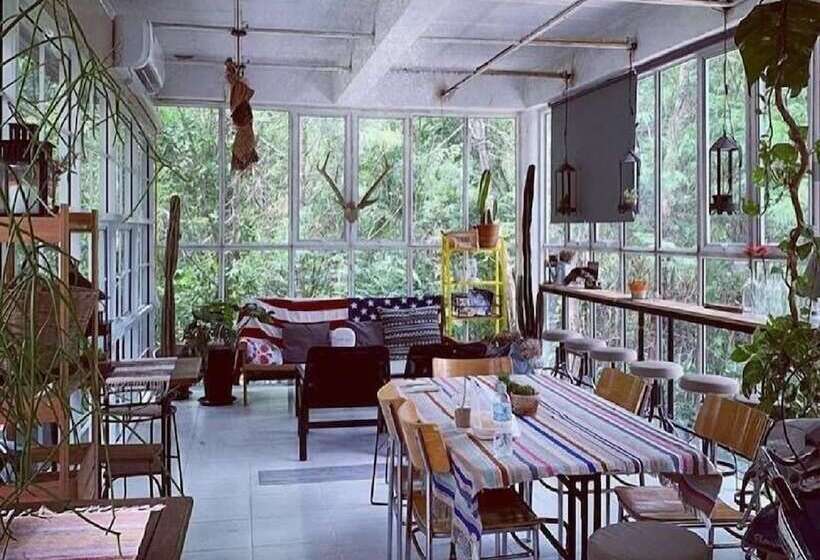 فندق Rewild Camp And Cafe