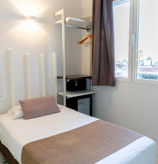 Hostal Gran Via 44