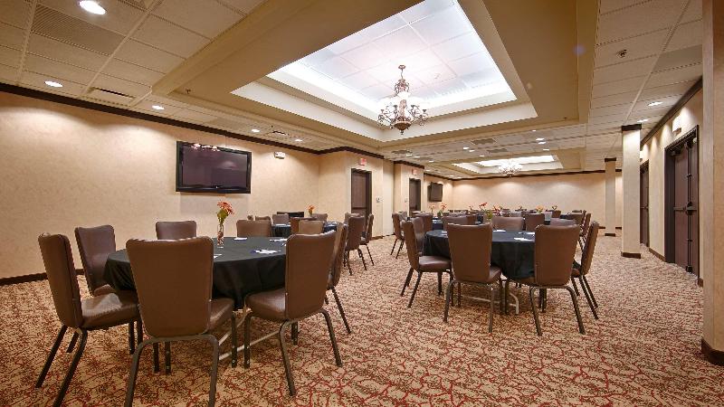 Best Western Plus Cimarron Hotel & Suites
