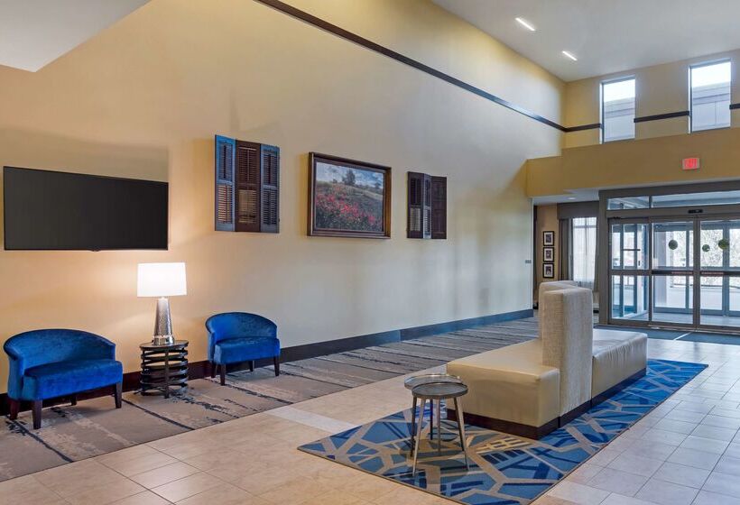 هتل Best Western Plus University Park Inn & Suites