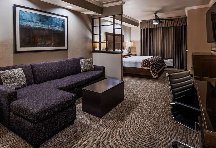 בית מלון כפרי Best Western Premier Crown Chase Inn & Suites