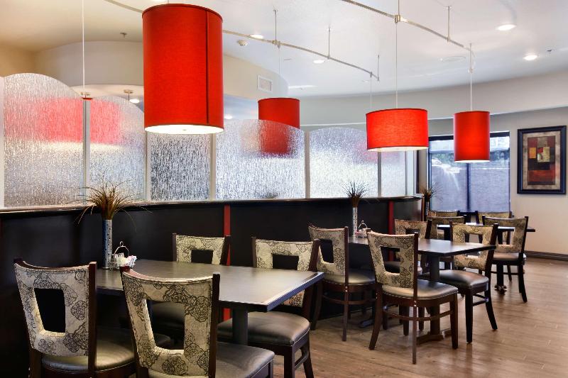 בית מלון כפרי Best Western Premier Crown Chase Inn & Suites