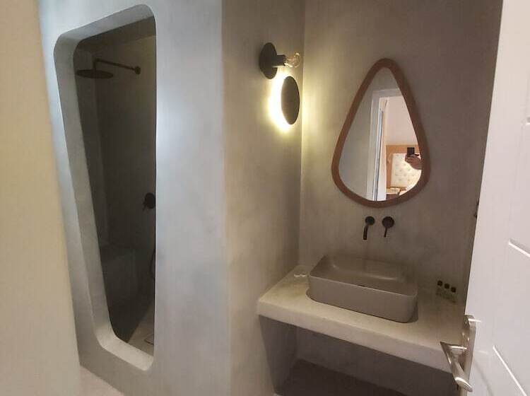 هتل Villa Roussa