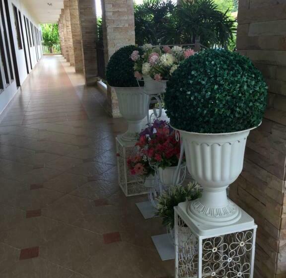 Phuriburi Resort